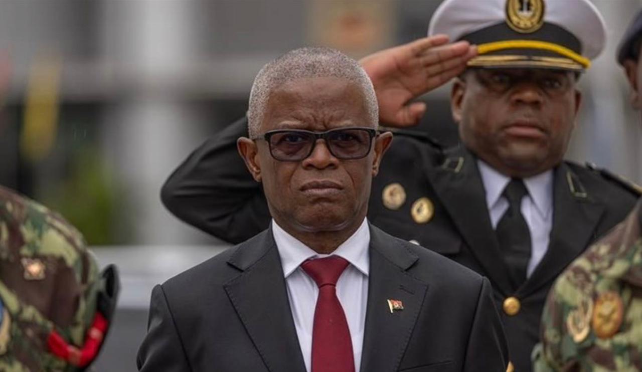 ESCÂNDALOS DITAM SAÍDA DO GENERAL FURTADO DO CÍRCULO PRESIDENCIAL